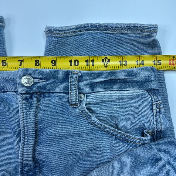 American Eagle Curvy Mom Jean Light Wash Size 10 Short - Picture 7 of 11